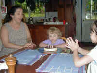 Soph_birthday_blow_candles_best.jpg (202139 bytes)